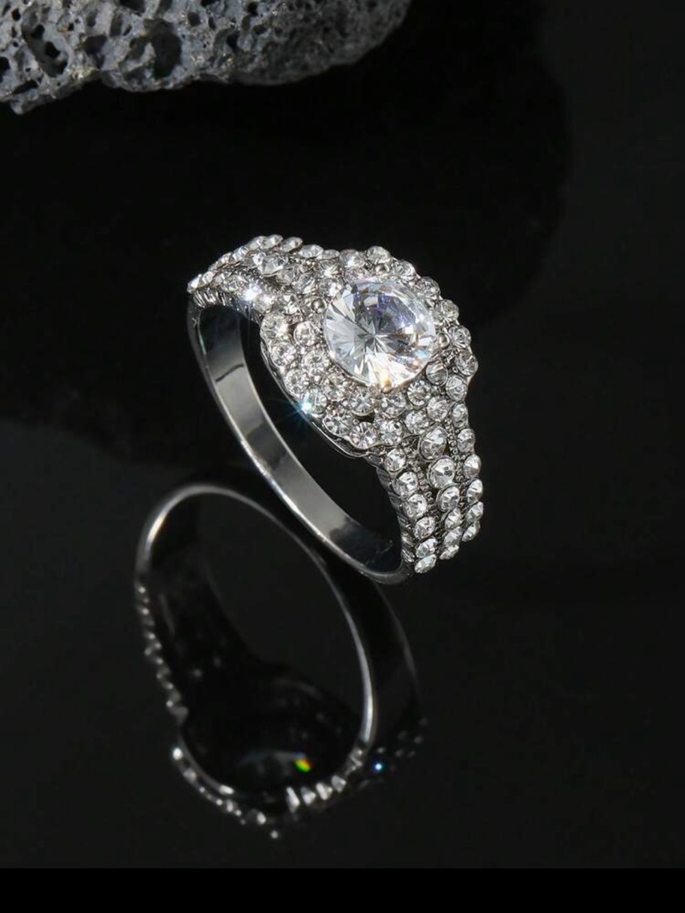 Silver ring - Picture 2 of 3